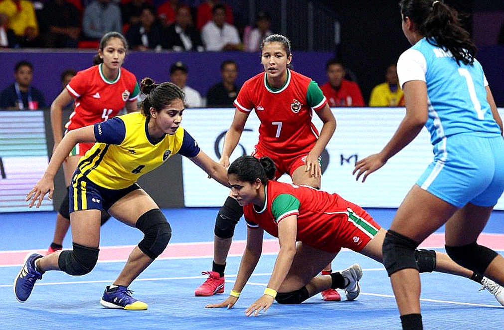 সোনার দুই মুখ: আইচির কাবাডি ম্যাটে ভারতের আধিপত্য, ইরানের প্রতিরোধ — আর যে গ্যালারি কেউ গোনেনি